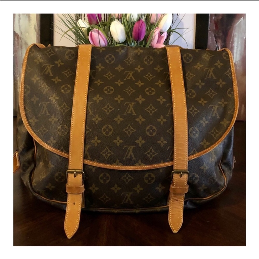 Authentic Louis Vuitton Saumur 43 Cross body Bag
